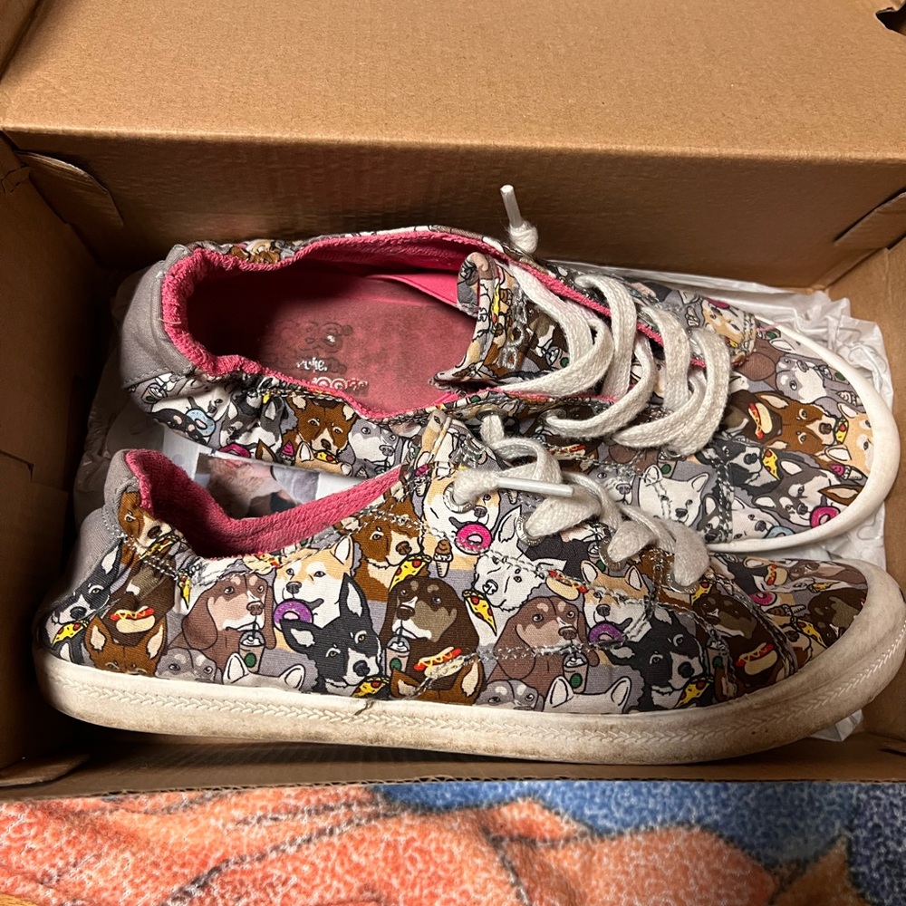 Bobs Skechers dog print shoe womens 8.5